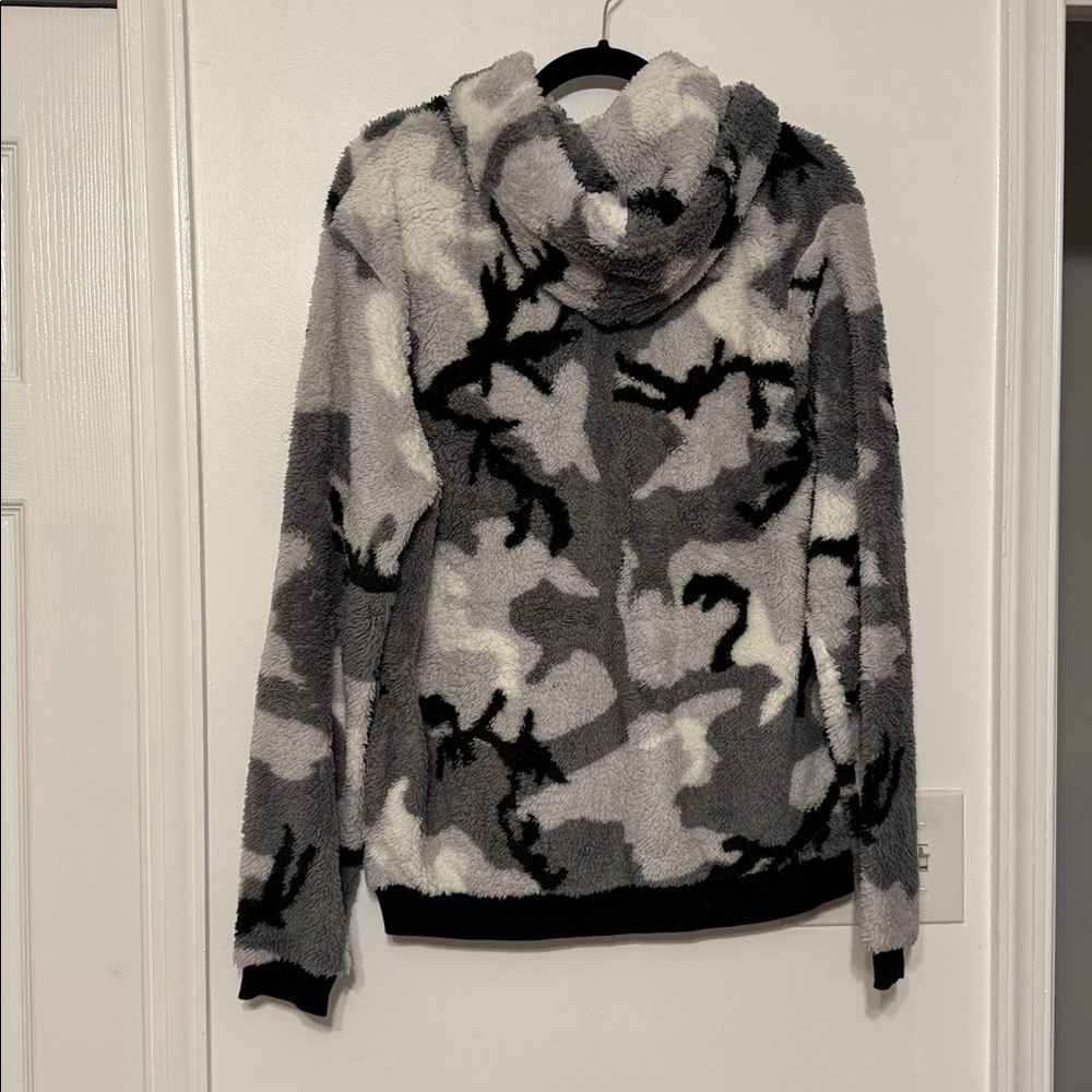 UO Camo Fluffy Soft Blanket Feel Polar Hoodie Sweatshirt - Picture 6 of 9